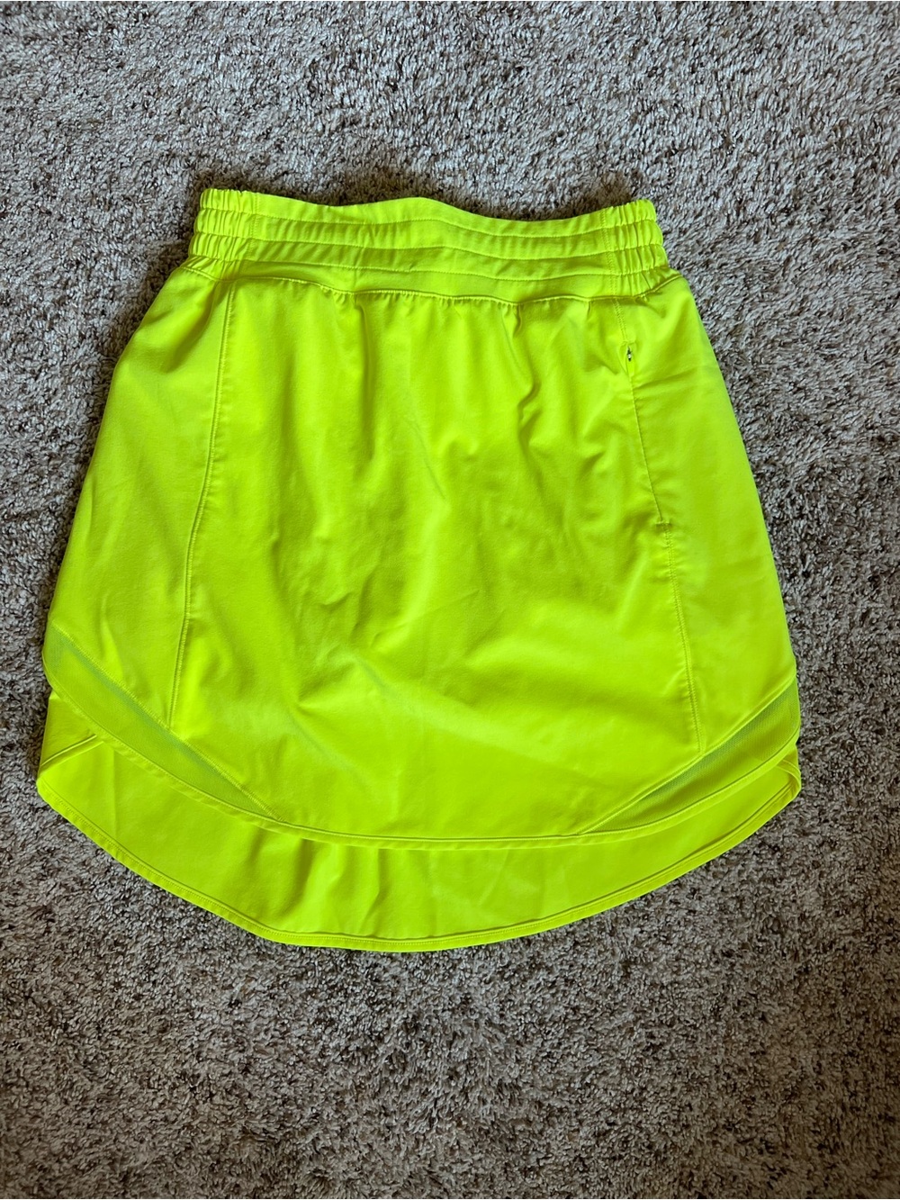 Lululemon size 4 skirt hotty hot